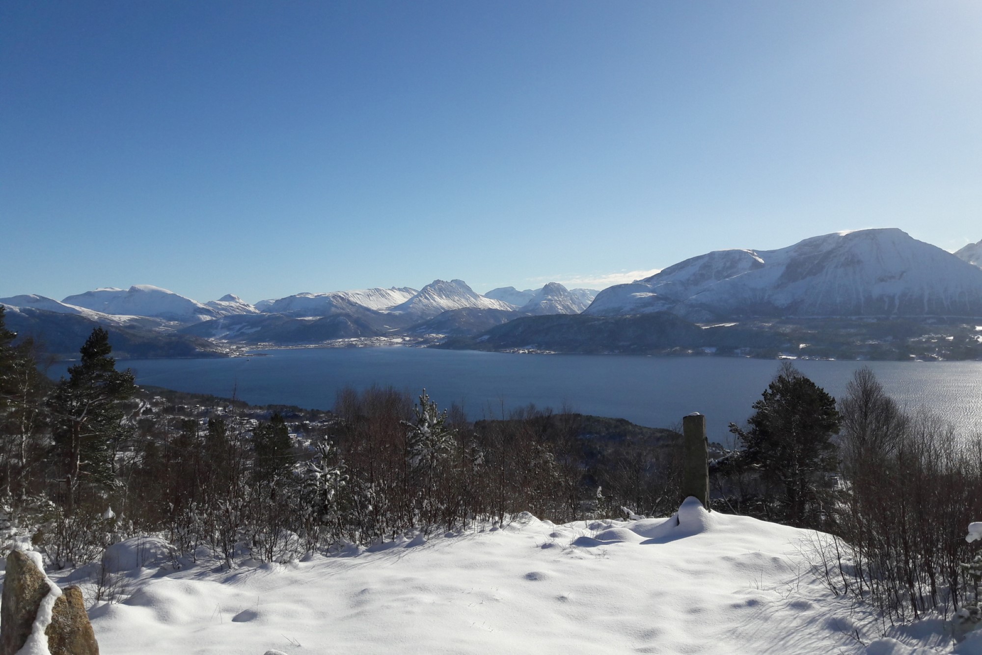 Utsikt innover Hjørundfjorden