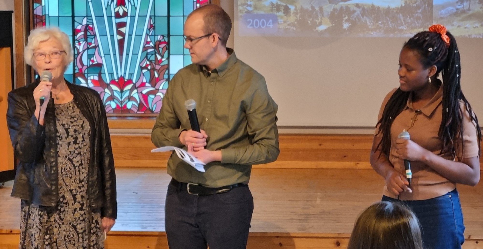 Kjetil Stautland intervjuar to festdeltakarar