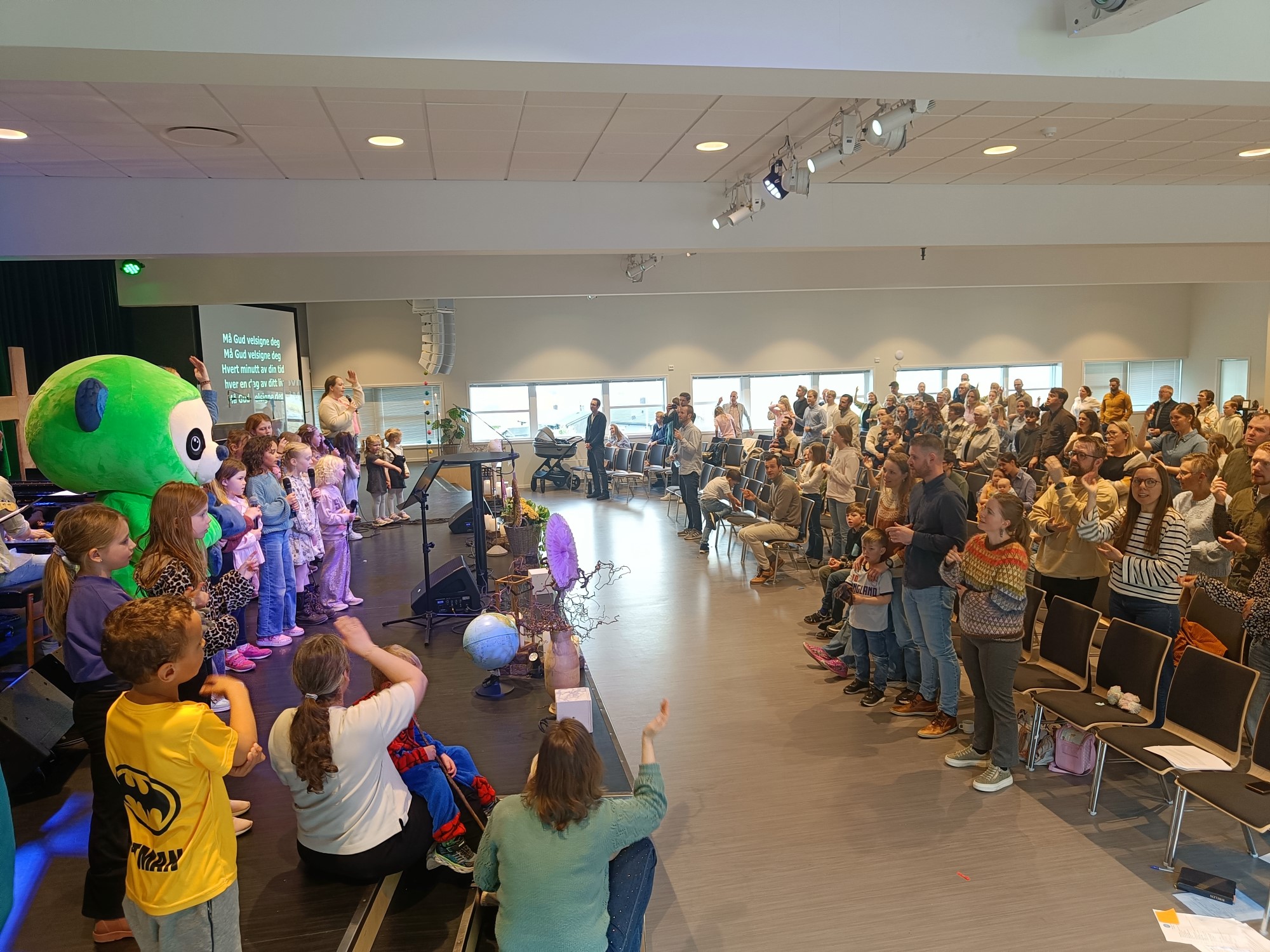 Barnas søndag i Misjonssalen Ålesund