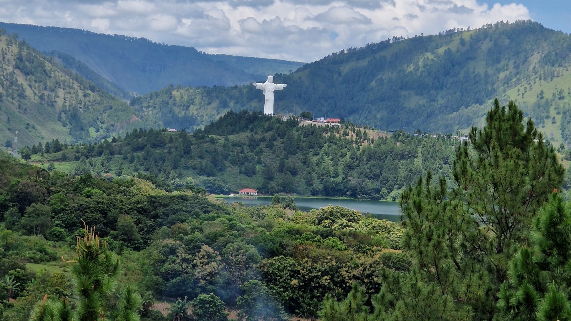 Jesusstatuen på Sumatra