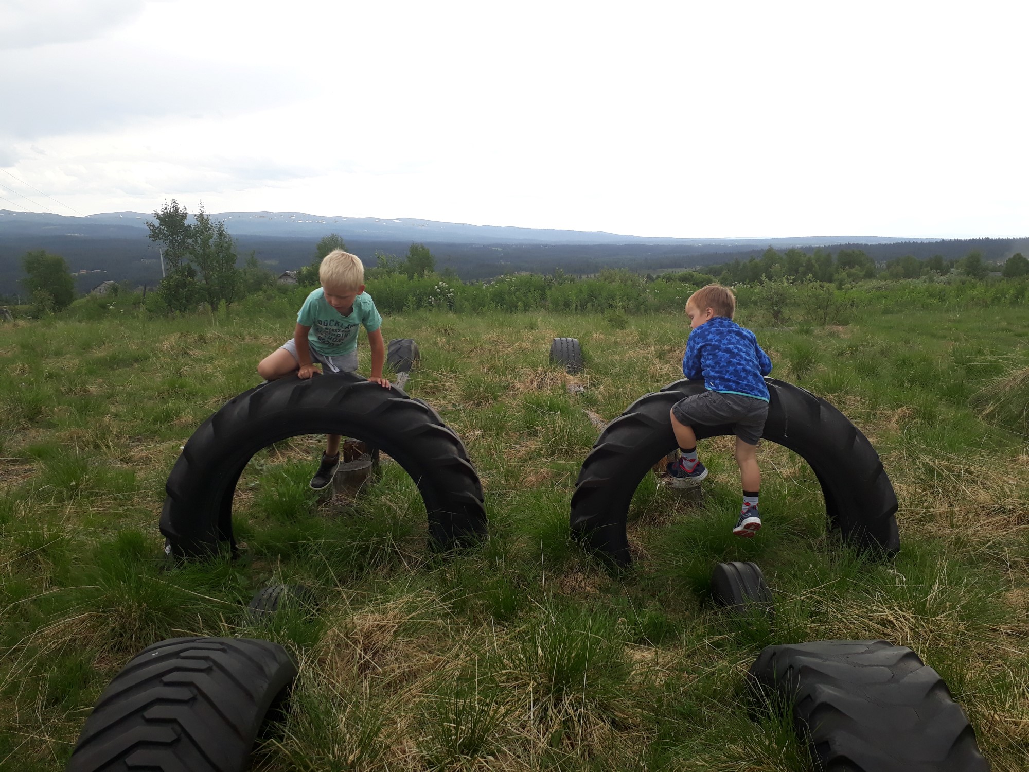 Unger på dekk