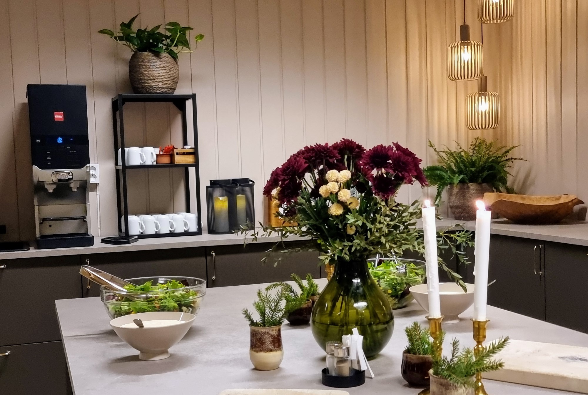 Kjøkkenøy i nyoppusset matsal på Søvassli